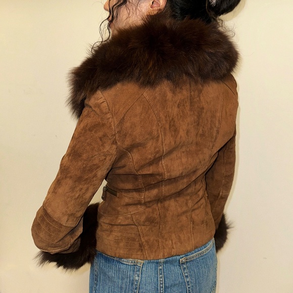 Brown suede leather jacket with fur trim - Picture 5 of 7